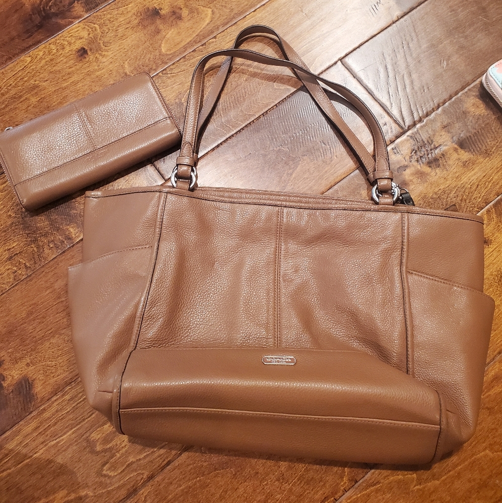 Coach purse and wallet